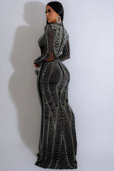 Glamorous – Langärmliges Maxi-Abendkleid mit Stehkragen und Strasssteinen – Schwarz